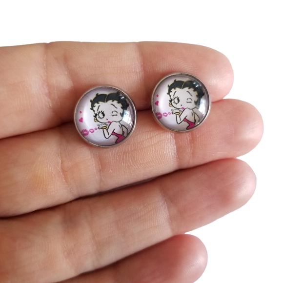 Handcrafted Betty Boop Earrings - Picture 2 of 4